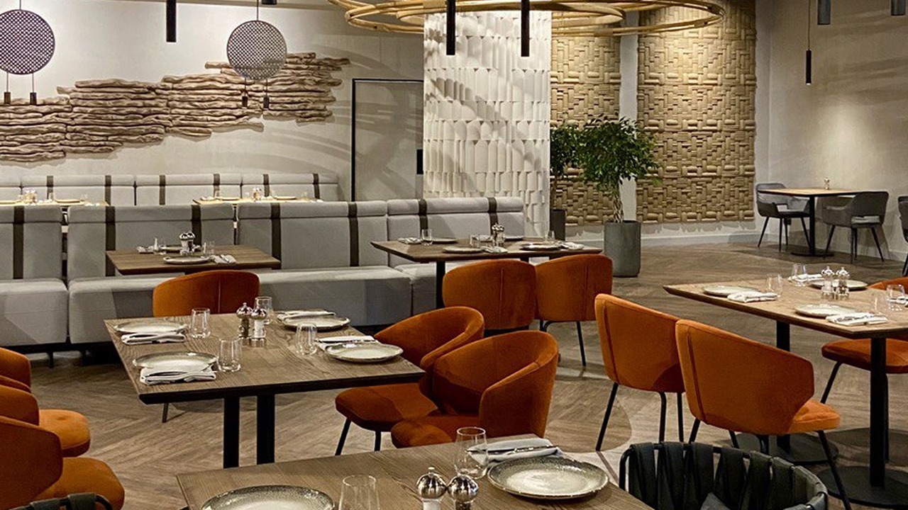 Індивідуальні дивани для ресторану ONOVO